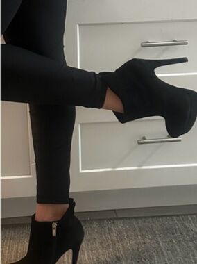 Chinese Laundry Black Suede High Heel Ankle Booties